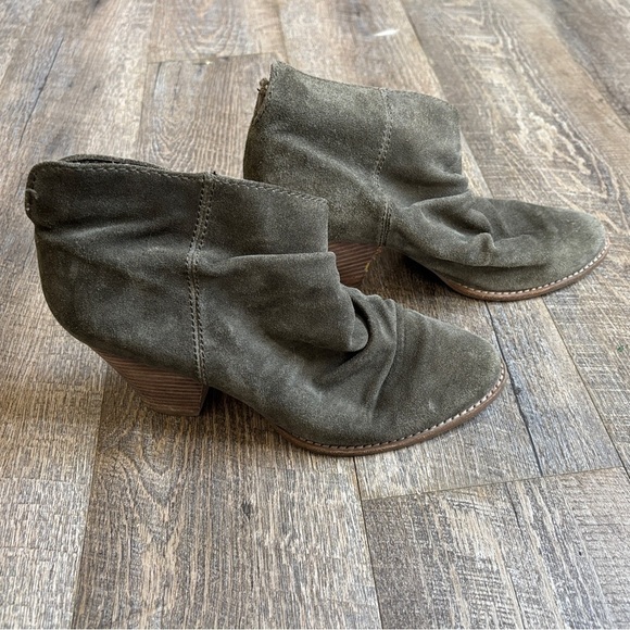 Women's Suede Ankle Boots - Picture 1 of 7